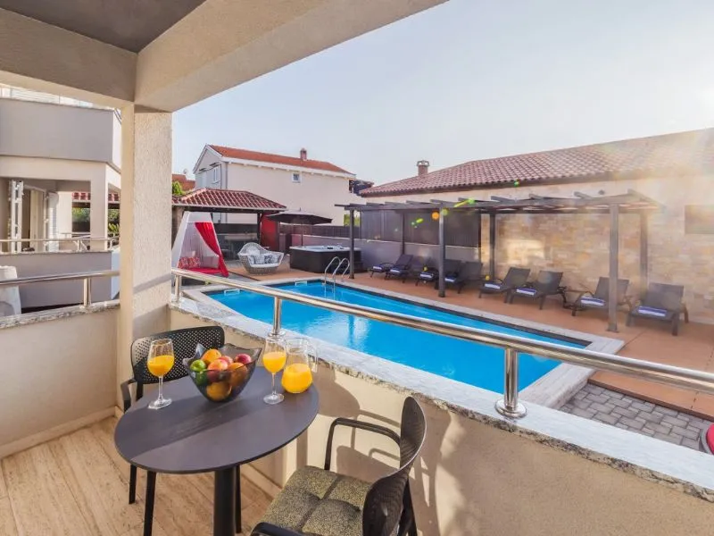 Villa More - Apartmani s bazenom Zaton
