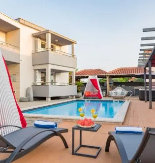 Villa More - Apartments with pool Zaton