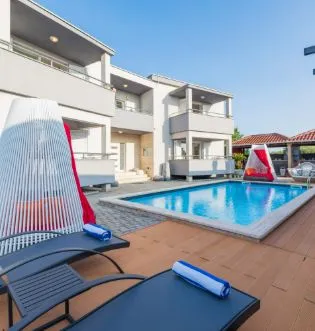 Villa More - Apartments with pool Zaton