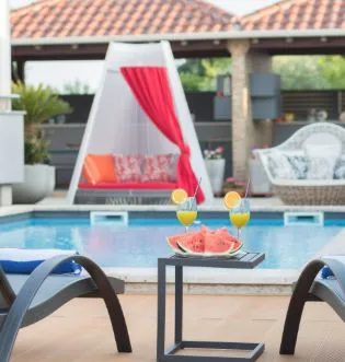 Villa More - Apartments with pool Zaton