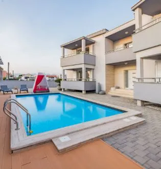 Villa More - Apartments with pool Zaton