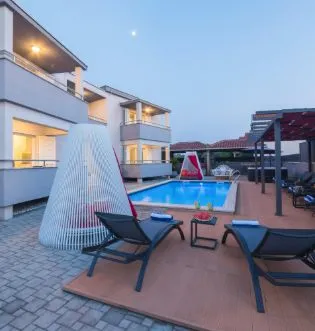 Villa More - Apartments with pool Zaton