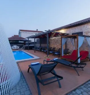 Villa More - Apartments with pool Zaton