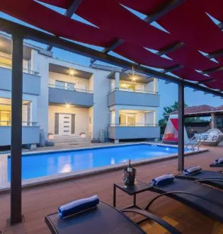 Villa More - Apartments with pool Zaton